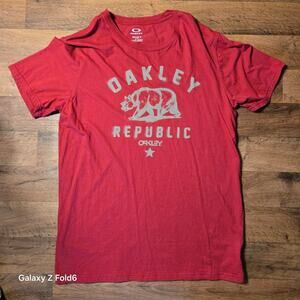 Oakley republic red & white tshirt size large